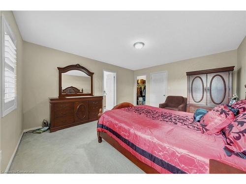 38 Cedarville Drive, Stoney Creek, ON - Indoor Photo Showing Bedroom