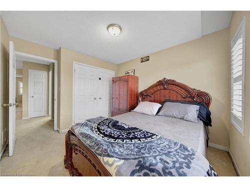 38 Cedarville Drive, Stoney Creek, ON - Indoor Photo Showing Bedroom