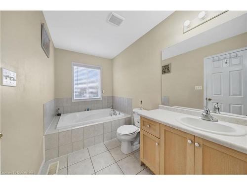 38 Cedarville Drive, Stoney Creek, ON - Indoor Photo Showing Bathroom