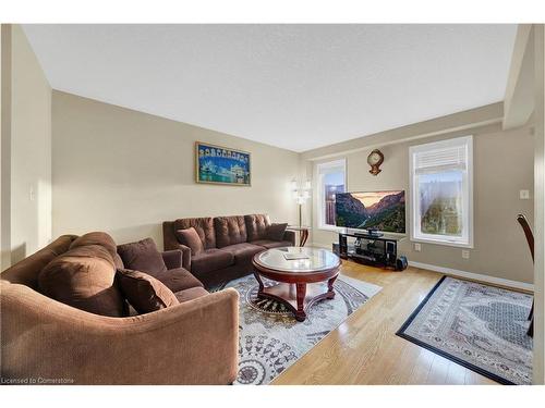 38 Cedarville Drive, Stoney Creek, ON - Indoor Photo Showing Living Room