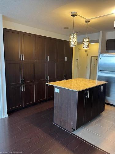 1206-1940 Ironstone Drive, Burlington, ON - Indoor Photo Showing Kitchen