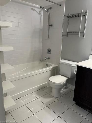 1206-1940 Ironstone Drive, Burlington, ON - Indoor Photo Showing Bathroom