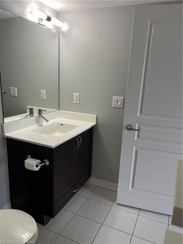 1206-1940 Ironstone Drive, Burlington, ON - Indoor Photo Showing Bathroom