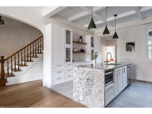 109 East Avenue S, Hamilton, ON - Indoor Photo Showing Kitchen With Upgraded Kitchen