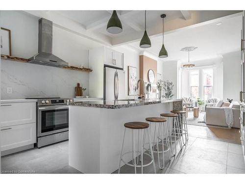 109 East Avenue S, Hamilton, ON - Indoor Photo Showing Kitchen With Upgraded Kitchen