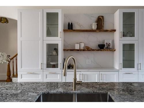 109 East Avenue S, Hamilton, ON - Indoor Photo Showing Kitchen