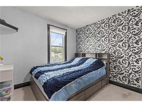 47 Dalkeith Avenue, Hamilton, ON - Indoor Photo Showing Bedroom