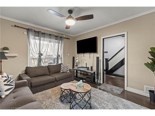 47 Dalkeith Avenue, Hamilton, ON - Indoor Photo Showing Living Room