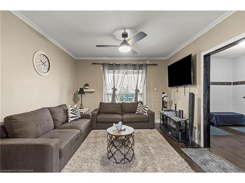 47 Dalkeith Avenue, Hamilton, ON - Indoor Photo Showing Living Room