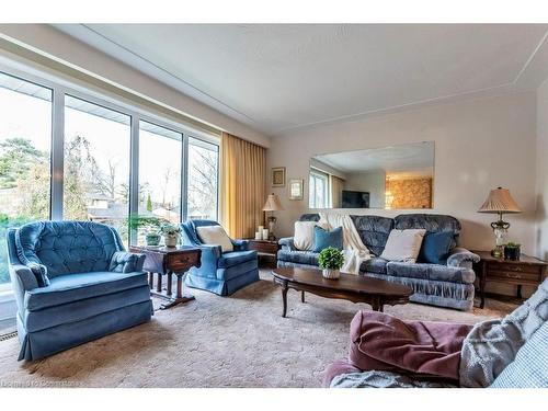 39 San Francisco Avenue, Hamilton, ON - Indoor Photo Showing Living Room