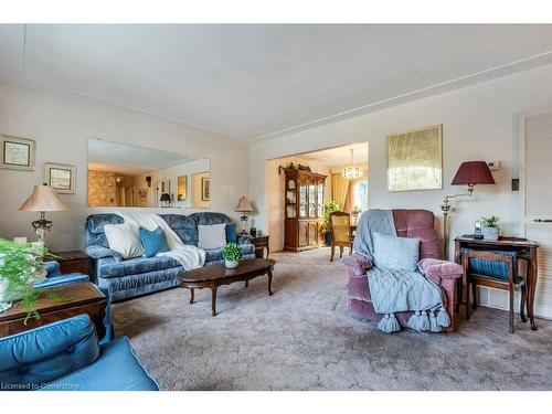 39 San Francisco Avenue, Hamilton, ON - Indoor Photo Showing Living Room