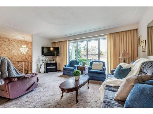 39 San Francisco Avenue, Hamilton, ON - Indoor Photo Showing Living Room