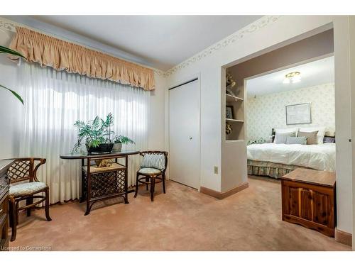 39 San Francisco Avenue, Hamilton, ON - Indoor Photo Showing Bedroom