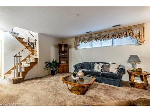 39 San Francisco Avenue, Hamilton, ON - Indoor Photo Showing Living Room