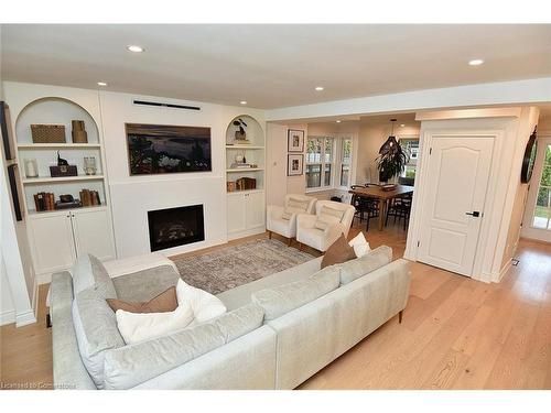 622 Woodland Avenue, Burlington, ON - Indoor Photo Showing Living Room With Fireplace