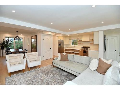 622 Woodland Avenue, Burlington, ON - Indoor Photo Showing Living Room