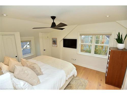 622 Woodland Avenue, Burlington, ON - Indoor Photo Showing Bedroom