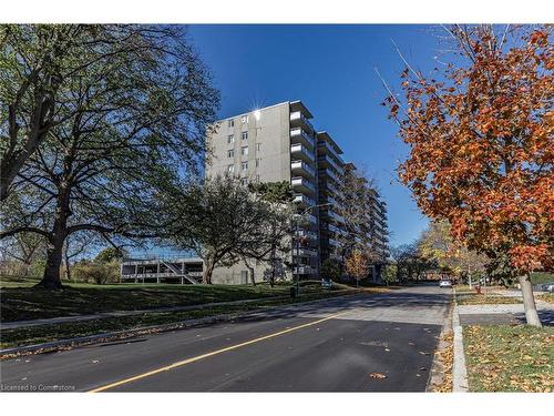 208-770 Hager Avenue, Burlington, ON - Outdoor