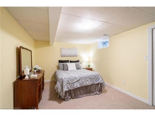 44 Greentrail Drive, Mount Hope, ON - Indoor Photo Showing Bedroom