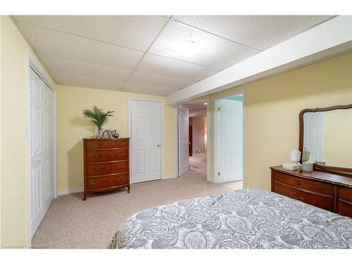 44 Greentrail Drive, Mount Hope, ON - Indoor Photo Showing Bedroom