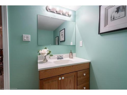 44 Greentrail Drive, Mount Hope, ON - Indoor Photo Showing Bathroom