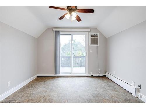 15 Empress Avenue, Hamilton, ON - Indoor Photo Showing Other Room