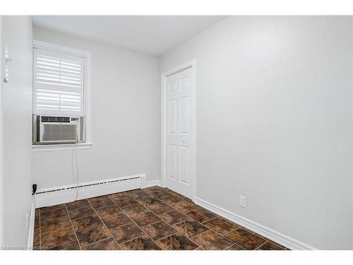 15 Empress Avenue, Hamilton, ON - Indoor Photo Showing Other Room