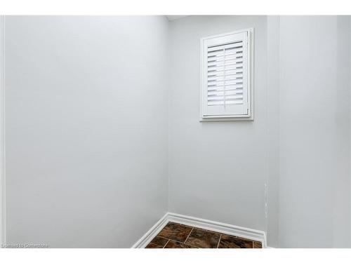 15 Empress Avenue, Hamilton, ON - Indoor Photo Showing Other Room