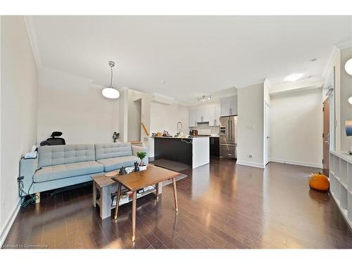 11-4080 Parkside Village Drive, Mississauga, ON - Indoor Photo Showing Living Room