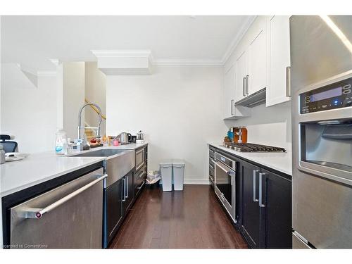 11-4080 Parkside Village Drive, Mississauga, ON - Indoor Photo Showing Kitchen