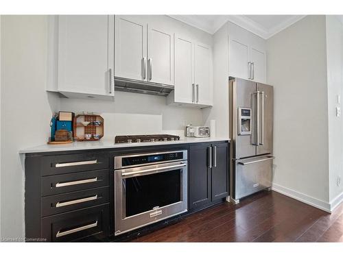 11-4080 Parkside Village Drive, Mississauga, ON - Indoor Photo Showing Kitchen