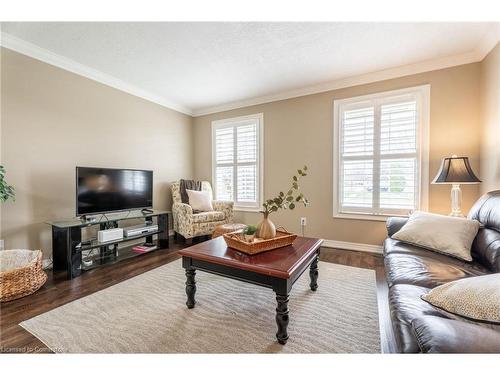 43 Brantwood Park Road, Brantford, ON - Indoor Photo Showing Living Room