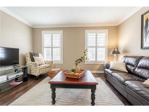 43 Brantwood Park Road, Brantford, ON - Indoor Photo Showing Living Room