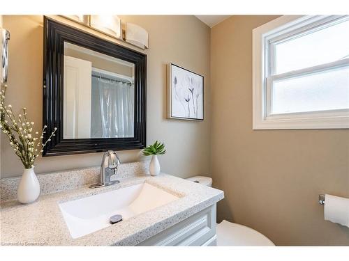 43 Brantwood Park Road, Brantford, ON - Indoor Photo Showing Bathroom