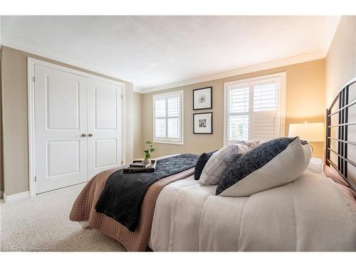 43 Brantwood Park Road, Brantford, ON - Indoor Photo Showing Bedroom