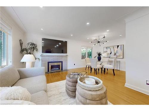 697 George Street, Burlington, ON - Indoor Photo Showing Living Room With Fireplace