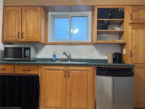 20 York Street, Welland, ON - Indoor Photo Showing Kitchen