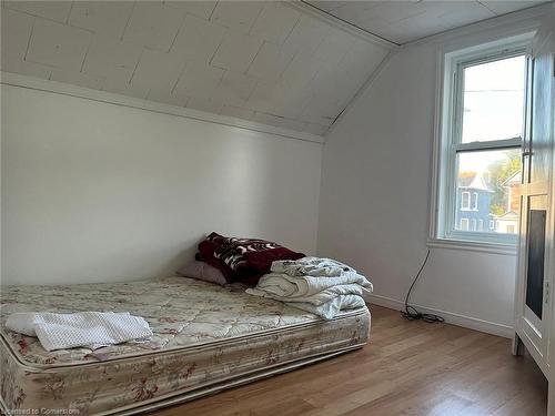 20 York Street, Welland, ON - Indoor Photo Showing Bedroom