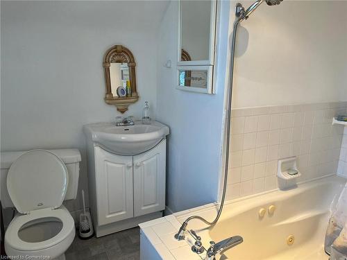 20 York Street, Welland, ON - Indoor Photo Showing Bathroom