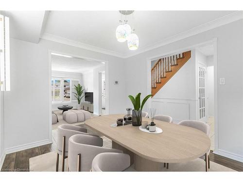 19 Driftwood Place, Stoney Creek, ON - Indoor Photo Showing Dining Room