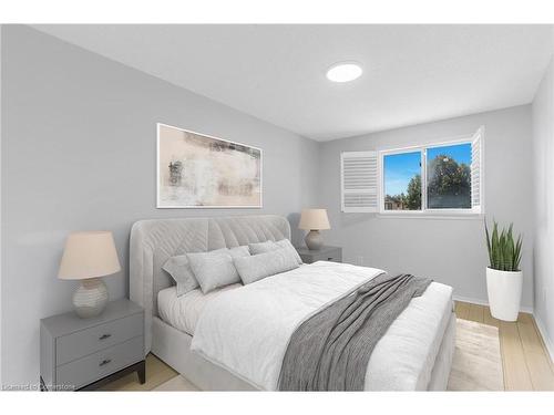 19 Driftwood Place, Stoney Creek, ON - Indoor Photo Showing Bedroom