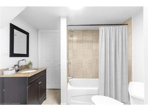 19 Driftwood Place, Stoney Creek, ON - Indoor Photo Showing Bathroom