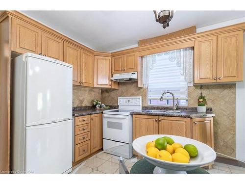 97 Strathearne Avenue, Hamilton, ON - Indoor Photo Showing Kitchen