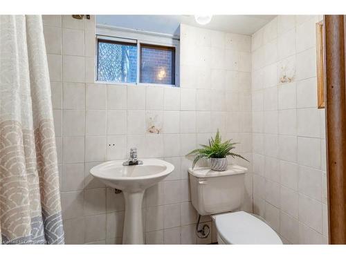 97 Strathearne Avenue, Hamilton, ON - Indoor Photo Showing Bathroom