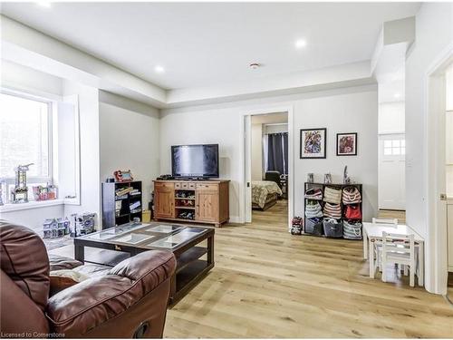 1-238 Darling Street, Brantford, ON - Indoor Photo Showing Living Room