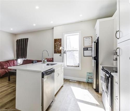 1-238 Darling Street, Brantford, ON - Indoor Photo Showing Kitchen