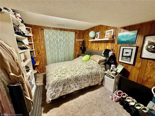 3056 Tecumseh Drive, Burlington, ON - Indoor Photo Showing Bedroom