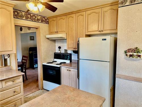 3056 Tecumseh Drive, Burlington, ON - Indoor Photo Showing Kitchen