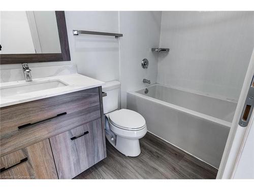 2306-49 Walnut Street S, Hamilton, ON - Indoor Photo Showing Bathroom