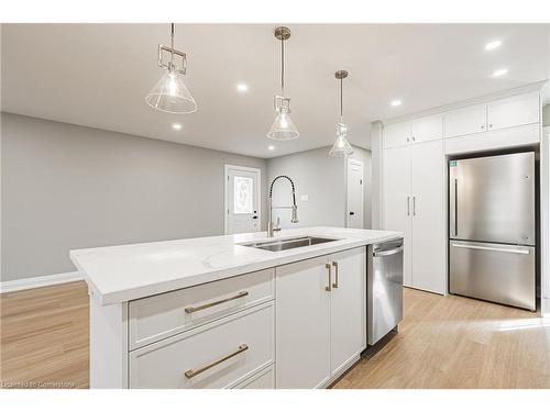 146 Gordon Drummond Avenue, Hamilton, ON - Indoor Photo Showing Kitchen With Stainless Steel Kitchen With Upgraded Kitchen